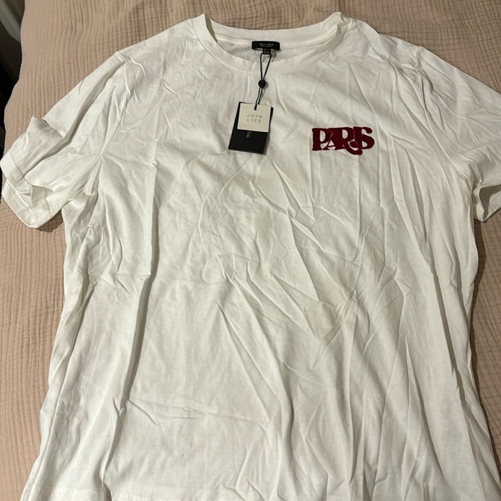 Mossimo Dutti white shortsleeved crew neck